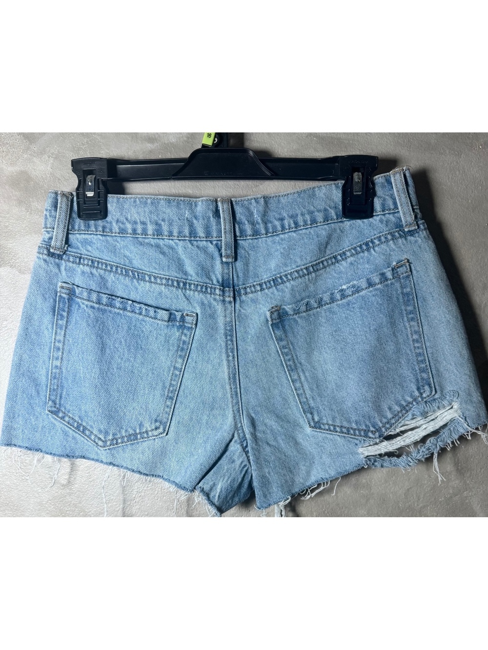 7 For All Mankind Women’s Denim Shorts 25 Light Wash Distressed Raw Hem NWT - Picture 3 of 4